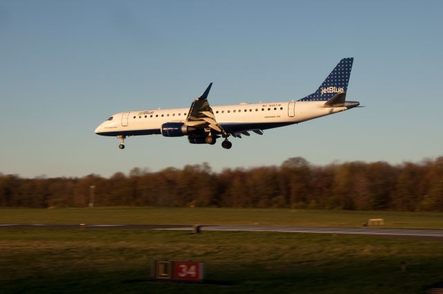 N307JB — - Very smooth landing on RW 34.