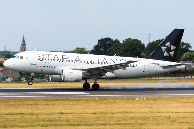 Airbus A320 (OO-SSC)