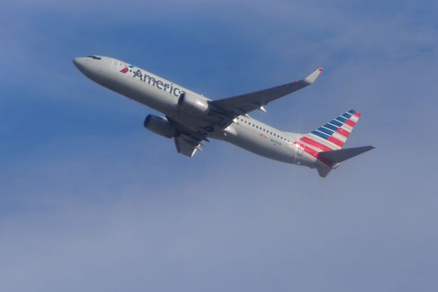 Boeing 737-700 (N925AN)