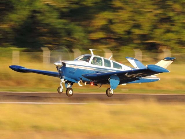 Beechcraft 35 Bonanza (PR-ODT) - Take off to SBDN