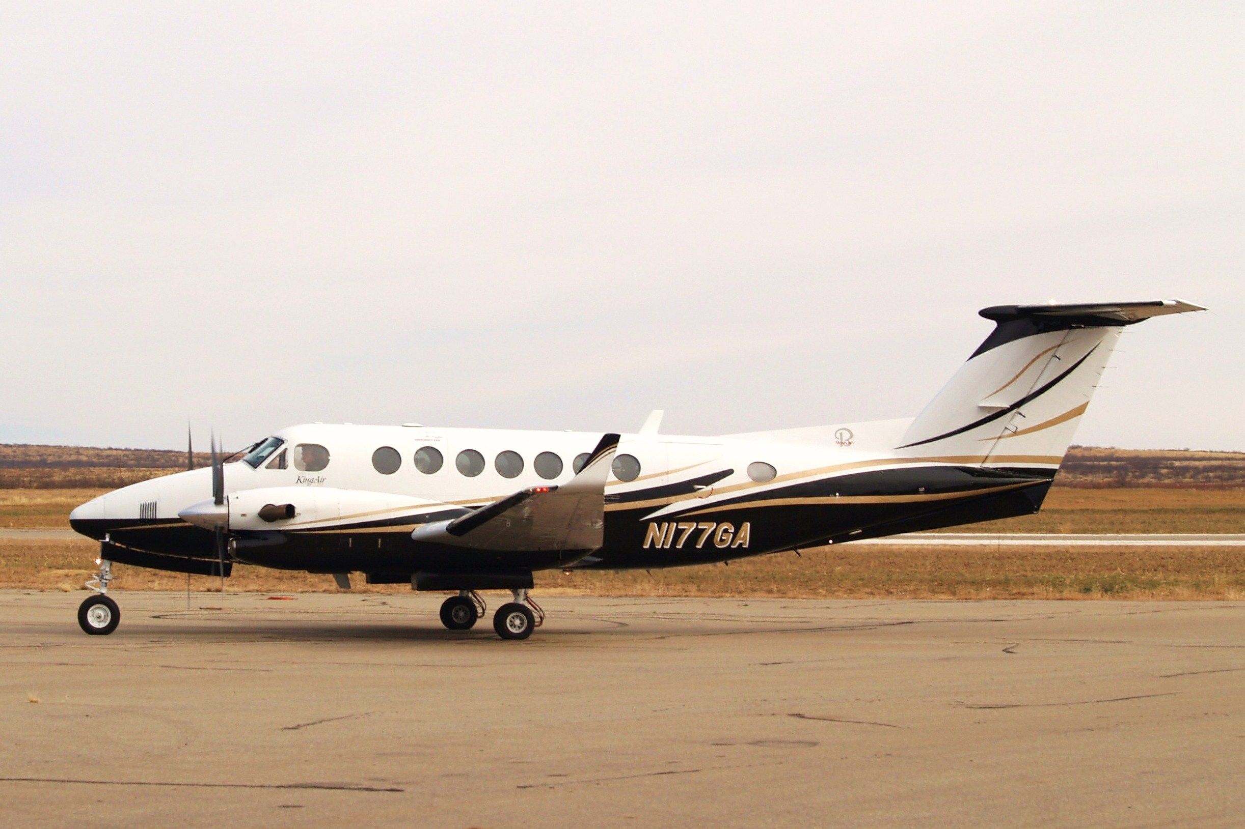 Beechcraft Super King Air 300 (N177GA)