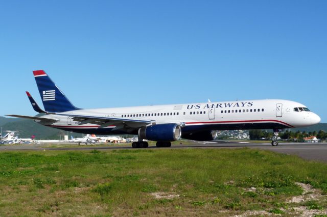 Boeing 757-200 (N204UW)