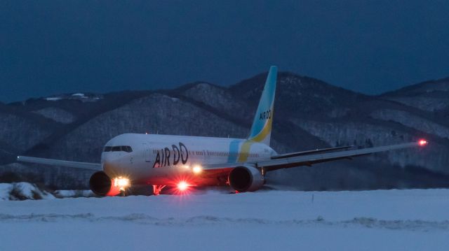 BOEING 767-300 (JA01HD) - Hokkaido International Airlines / Boeing 767-33A/ERbr /Jan.24.2016 Hakodate Airport [HKD/RJCH] JAPAN