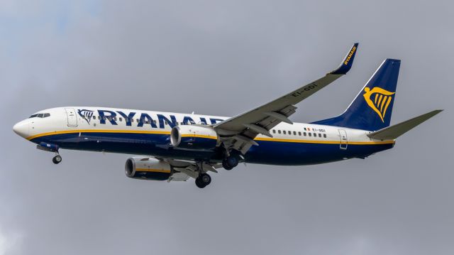 Boeing 737-800 (EI-GDI)