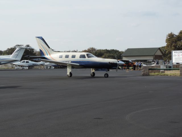 Piper Malibu Mirage (N280KT) - Meridian taxiing