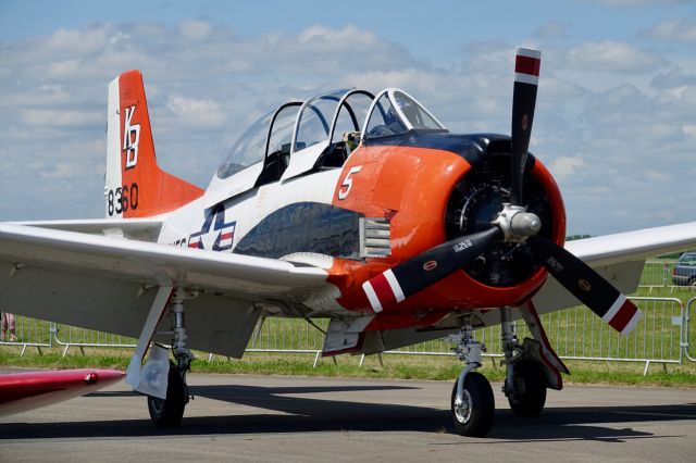 North American Trojan (F-AYVF) - North American T-28B Trojan