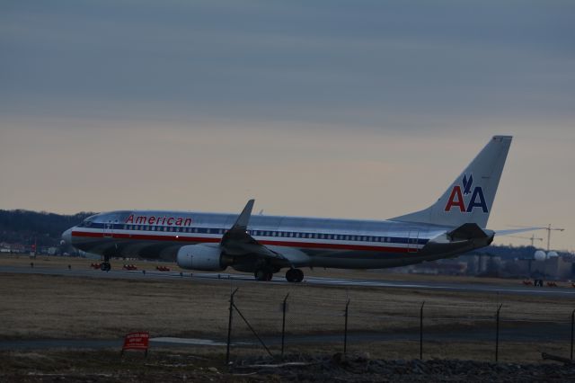 Boeing 737-800 (N953AN)