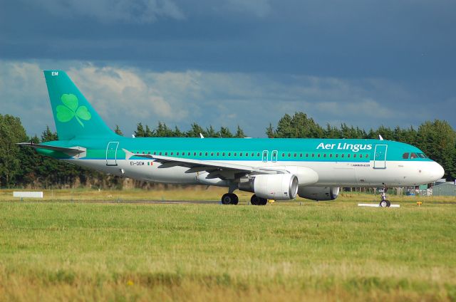 Airbus A320 (EI-DEM)