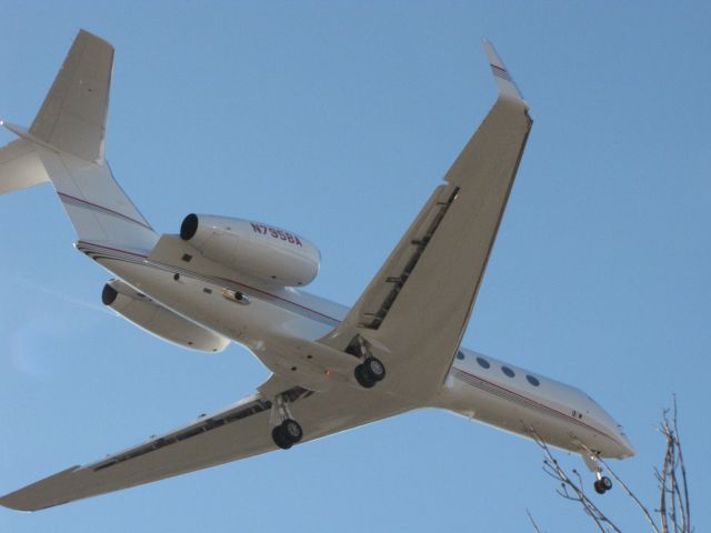 Gulfstream Aerospace Gulfstream V (N795BA) - Landing at Charlotte, North Carolina USA