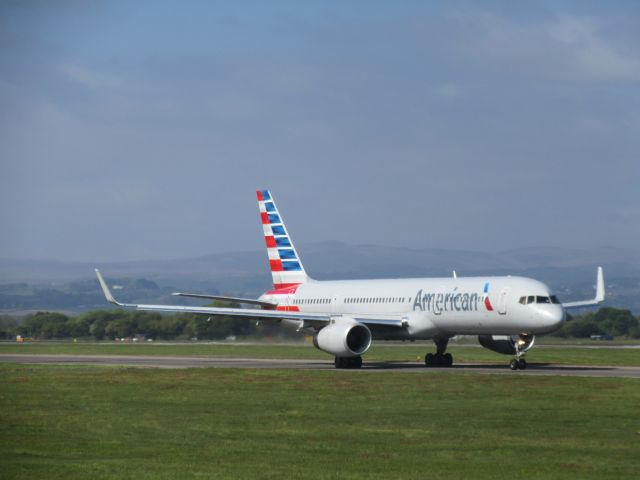 Boeing 757-200 (N935UW)