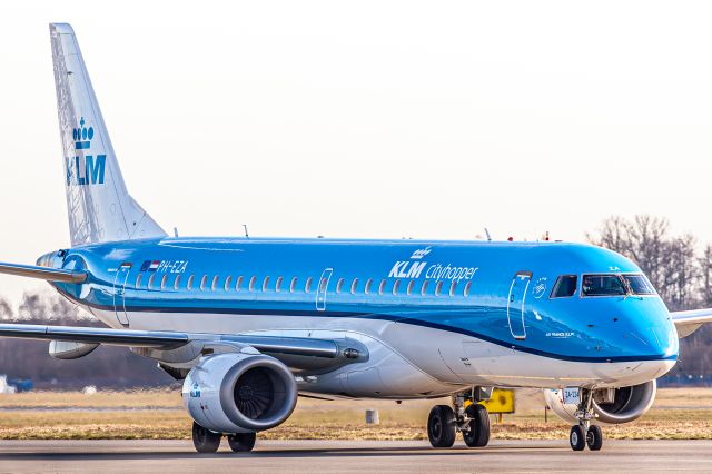 Embraer ERJ-190 (PH-EZA)
