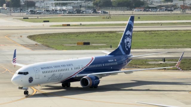 Boeing 737-900 (N265AK)