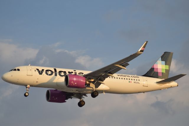 Airbus A320 (N531VL) - Volaris A320-271N, airframe 7626 on 05R runway approach in Mexico City International airport.