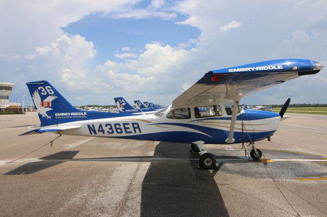 Cessna Skyhawk (N436ER)