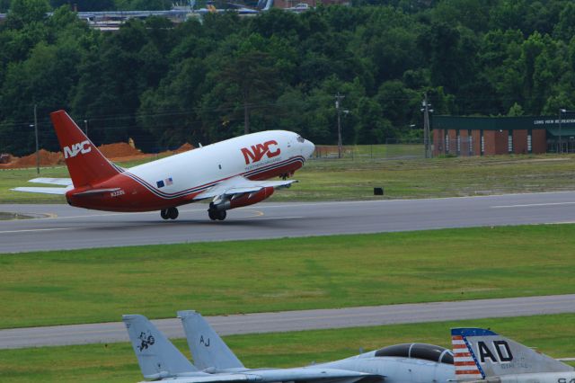 Boeing 737-200 (N321DL)