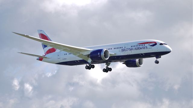 Boeing 787-8 (G-ZBJD) - BOE453 on final approach to Rwy 16R to complete a flight test on 9.18.13. (LN:121 cn 38612).