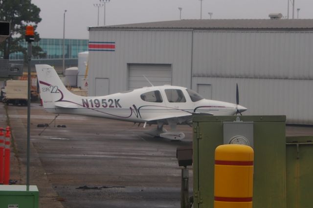 Cirrus SR-22 (N1952K)