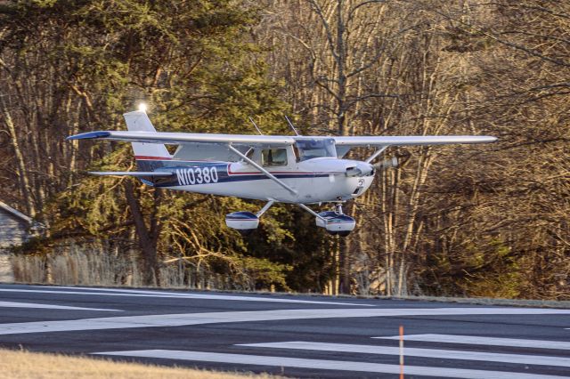 Cessna Commuter (N10380)