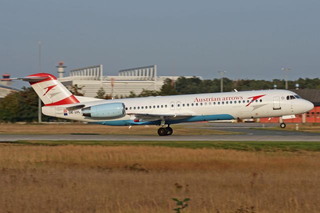 Fokker 100 (OE-LVL)