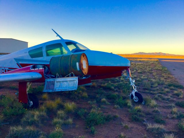 Cessna 310 (N6738T)