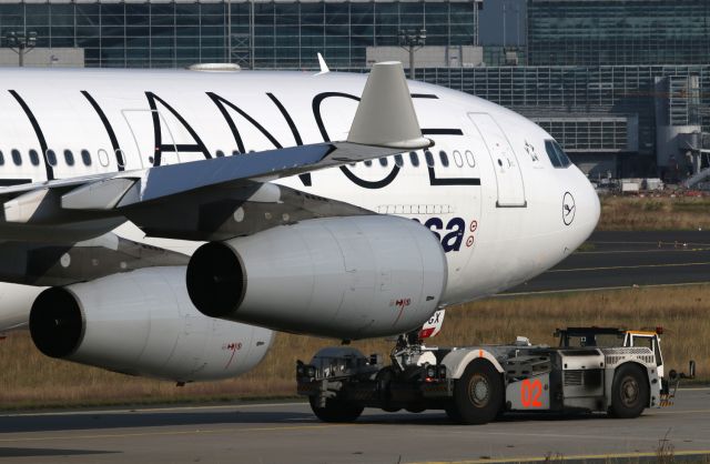 Airbus A340-300 (D-AIGX)