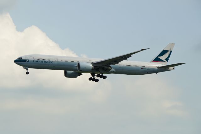 Boeing 777-200 (B-KQL)