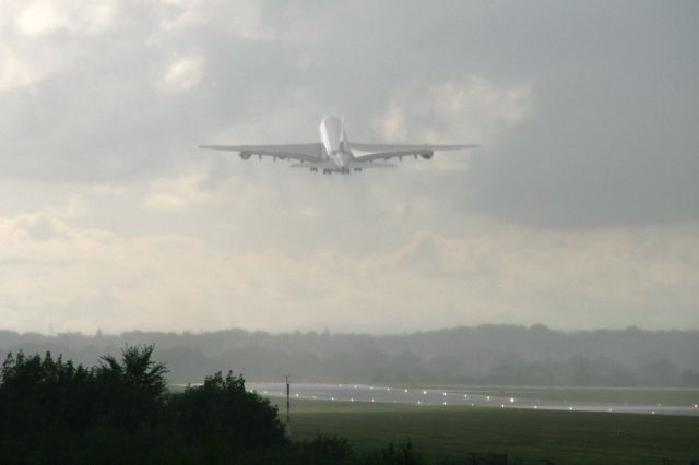 Airbus A380-800 (A6-EDL) - Airbus