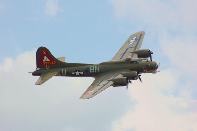 Boeing B-17 Flying Fortress (N900RW) - B-17 "ThunderBird" doing a pass at Wings Over Houston 2010.