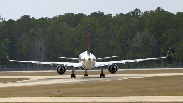 Boeing 757-200 (N699DL)