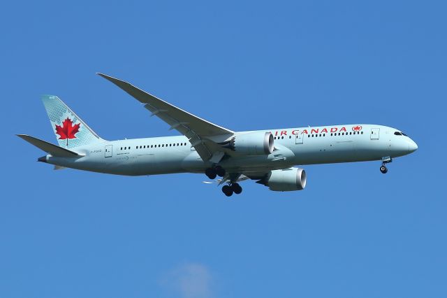 Boeing 787-8 (C-FGHZ) - Dreamliner 787-9 flight from Toronto shortly before landing on runway 12. Picture date: 01/2017.