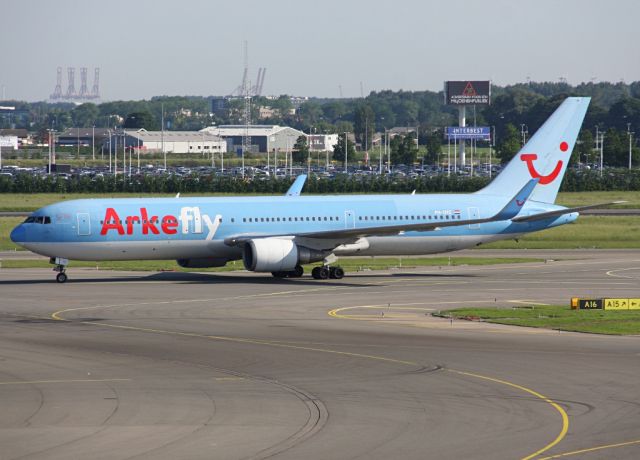 BOEING 767-300 (PH-OYE)