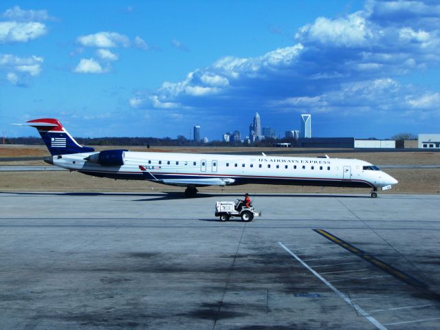 Canadair Regional Jet CRJ-900 (N931LR)