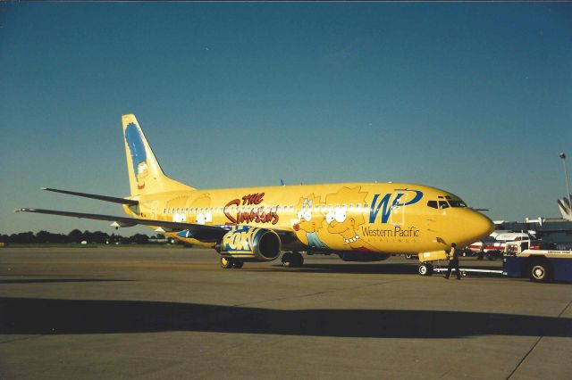 BOEING 737-300 (N949WP)