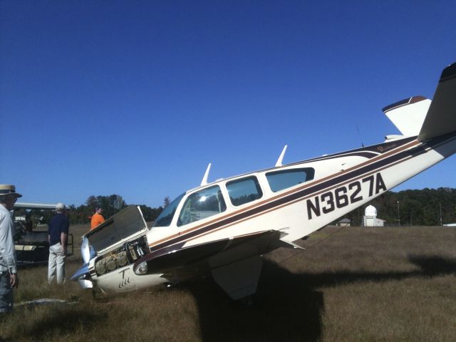 Beechcraft 35 Bonanza (N3627A)