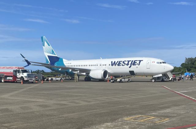 Boeing 737 MAX 8 (C-GFJM) - While sporting a new paint job, this aircraft is as basic as a school bus.