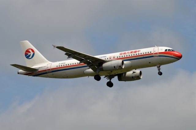 Airbus A320 (B-6930) - B-6390  Airbus A320-232 c/n:5242 L/N:---  China Eastern Airlines MU/CES : 2014/10/15   