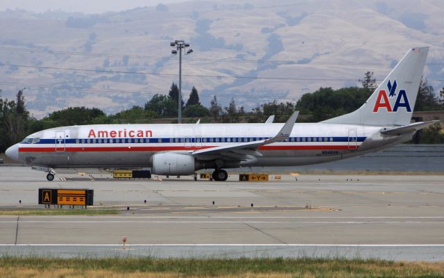 Boeing 737-800 (N948AN)