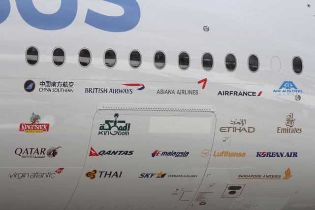 Airbus A380-800 — - Airlines who have ordered the A380-800.