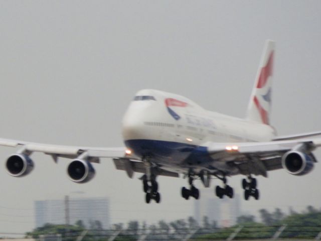 Boeing 747-400 (G-CIVB)