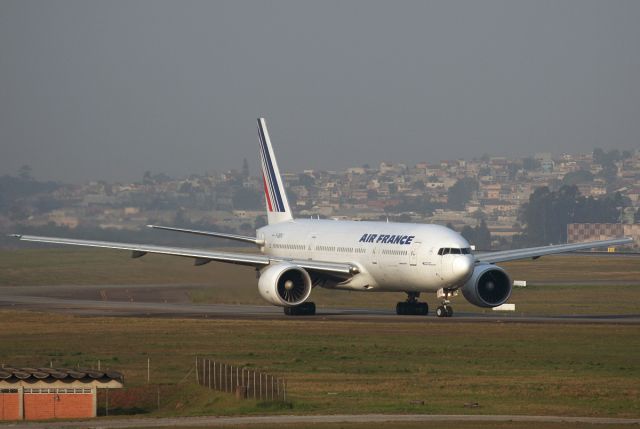 Boeing 777-200 (F-GSPJ)