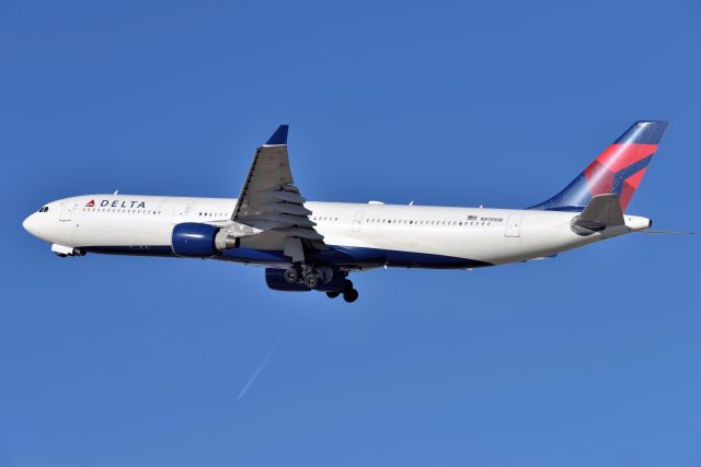 Airbus A330-300 (N815NW) - 23-R