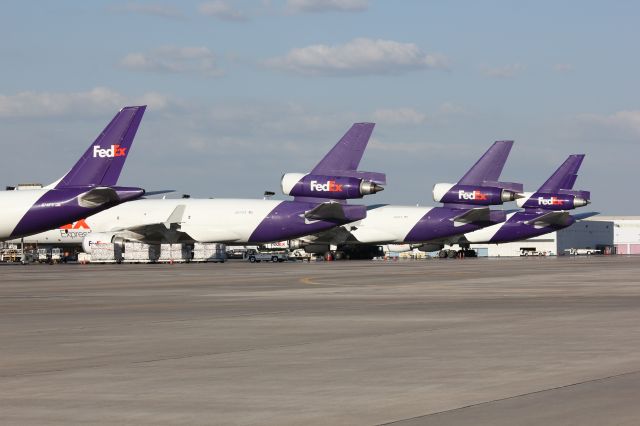 Boeing MD-11 (N574FE)