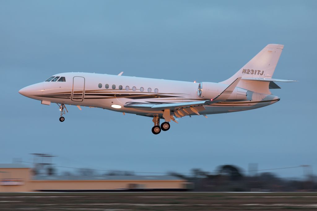 Dassault Falcon 2000 (N231TJ)