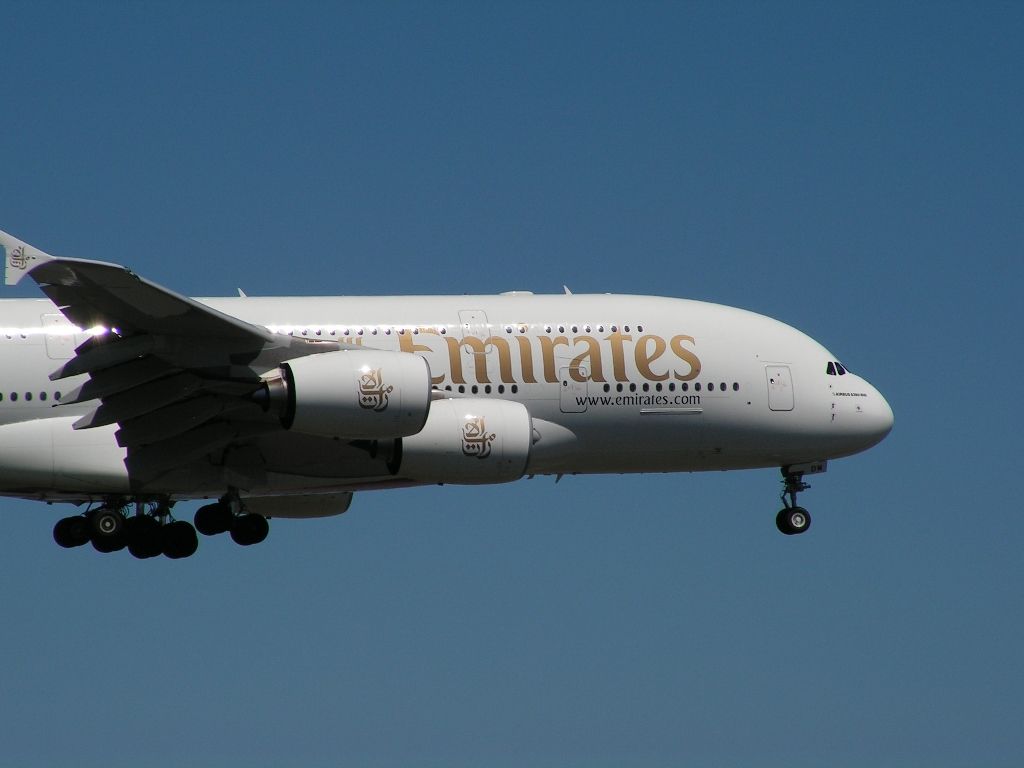 Airbus A380-800 (A6-EDM)