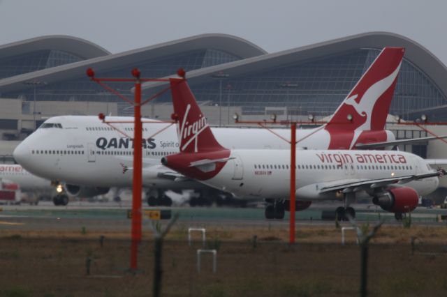 Boeing 747-400 (VH-OJS)
