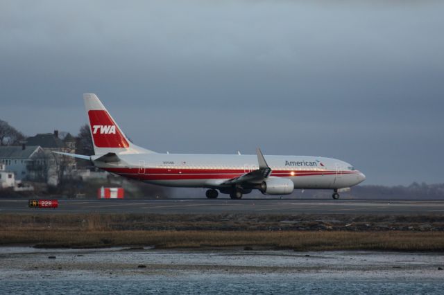 Boeing 737-800 (N915NN)