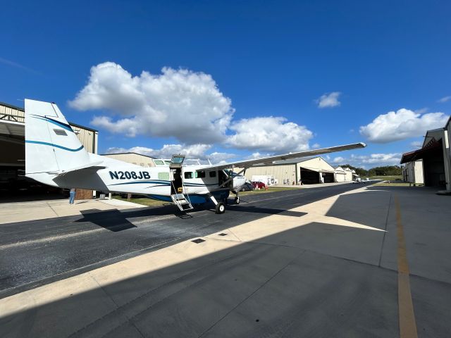 Cessna Caravan (N208JB)