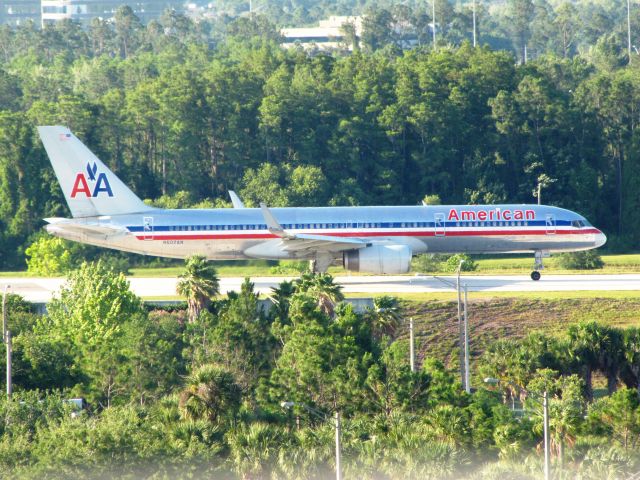 Boeing 757-200 (N602AN)