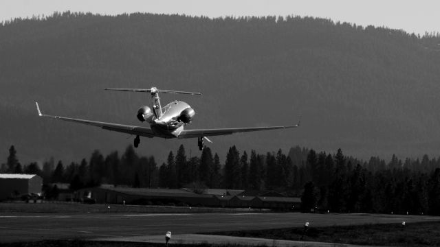 Cessna Citation CJ1 (N86LA) - N86LA departs Sandpoint for Wichita on a March afternoon.