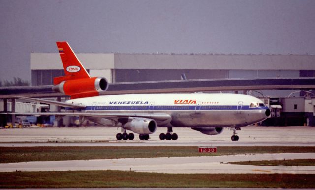 McDonnell Douglas DC-10 (YV133C)